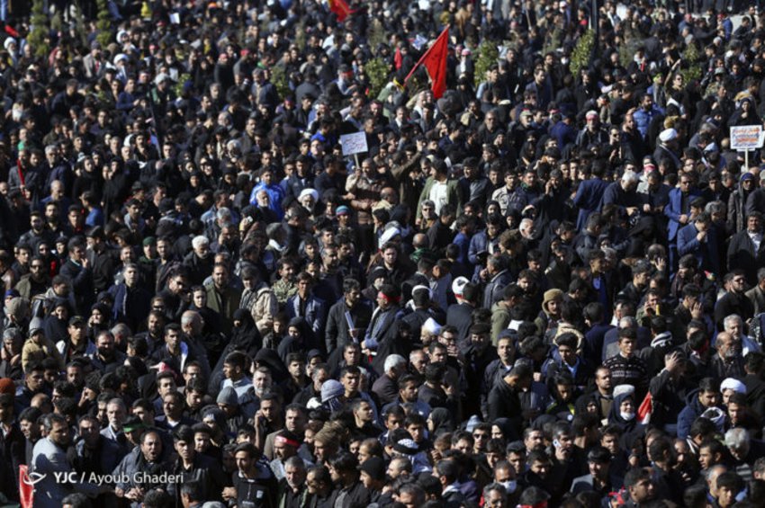 Ποδοπατήθηκαν διαδηλωτές στην κηδεία του Σουλεϊμανί - Ιρανική τηλεόραση: Toυλάχιστον 35 νεκροί