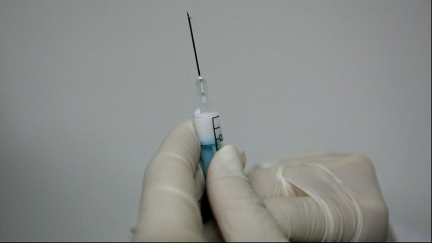 Συνεργασία Μόσχας-Πεκίνου για την παρασκευή εμβολίου κατά του κορωνοϊού