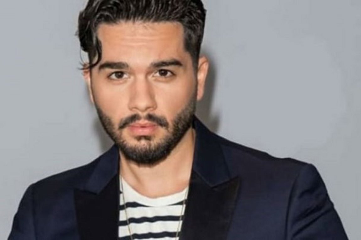 Χρήστος Μάστορας: Το τηλεφώνημα του πρωθυπουργού μετά την ανάρτηση του τραγουδιστή