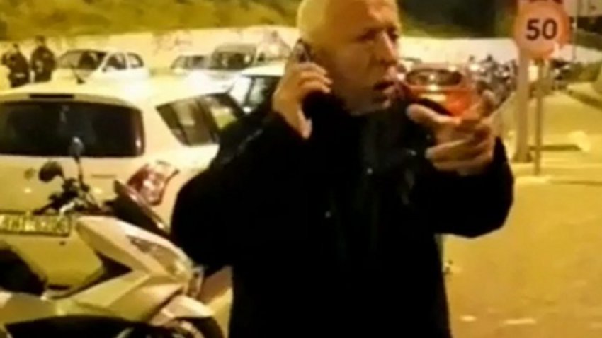 Βίντεο δείχνει τον Περιφερειάρχη βορείου Αιγαίου να κάνει χειρονομία κατά του Μητσοτάκη - Το σχόλιο κυβερνητικών στελεχών