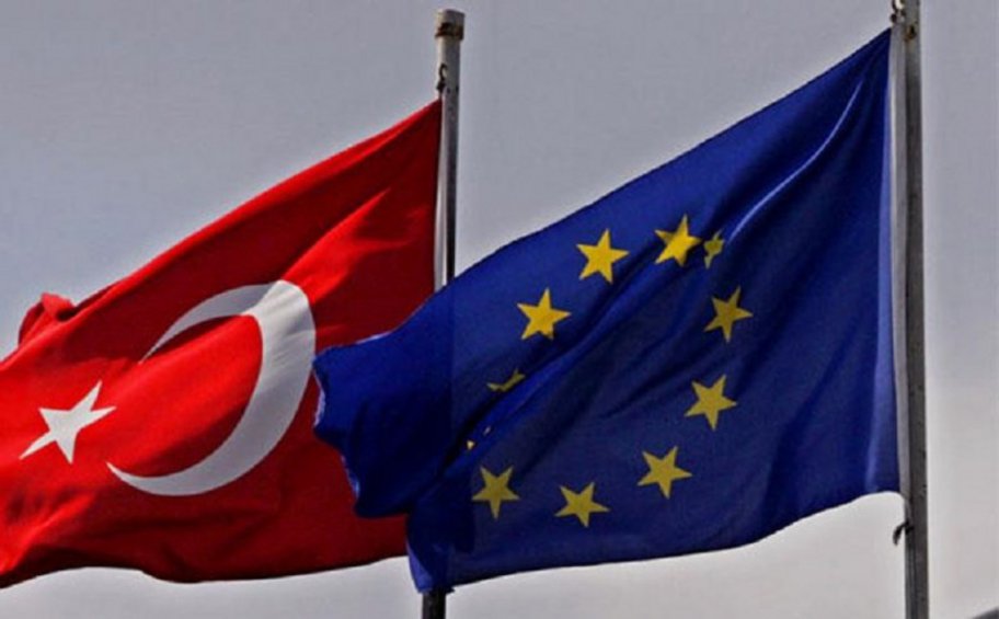 ΕΕ: Οπισθοχώρηση της Τουρκίας στους τομείς του κράτους δικαίου, των ανθρωπίνων δικαιωμάτων και της δημοκρατίας