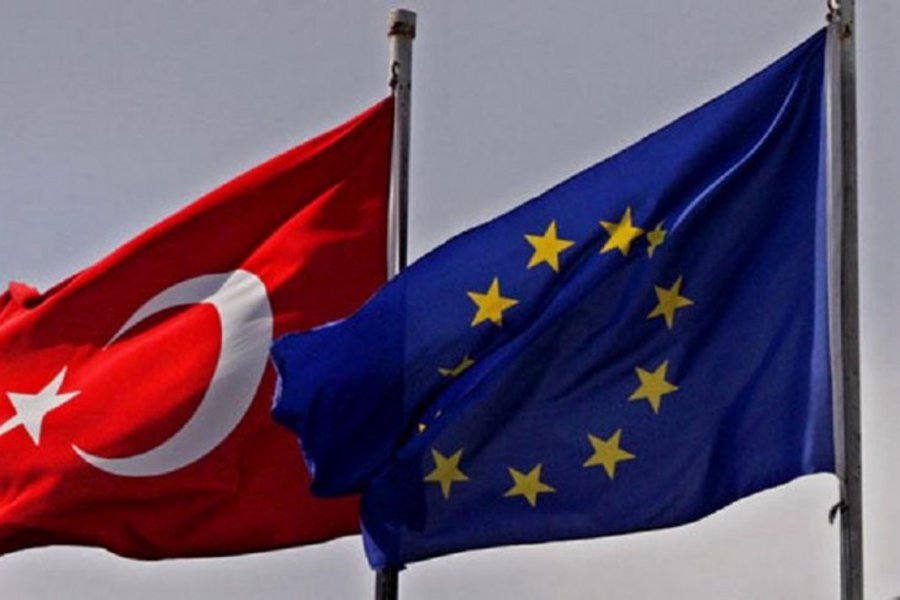ΕΕ: Οπισθοχώρηση της Τουρκίας στους τομείς του κράτους δικαίου, των ανθρωπίνων δικαιωμάτων και της δημοκρατίας