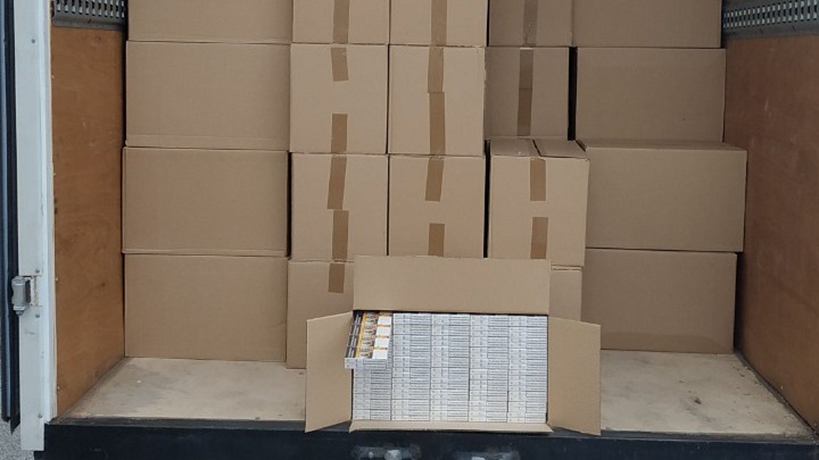 Θεσσαλονίκη: Κατασχέθηκαν περισσότερα από 124.000 λαθραία πακέτα τσιγάρα