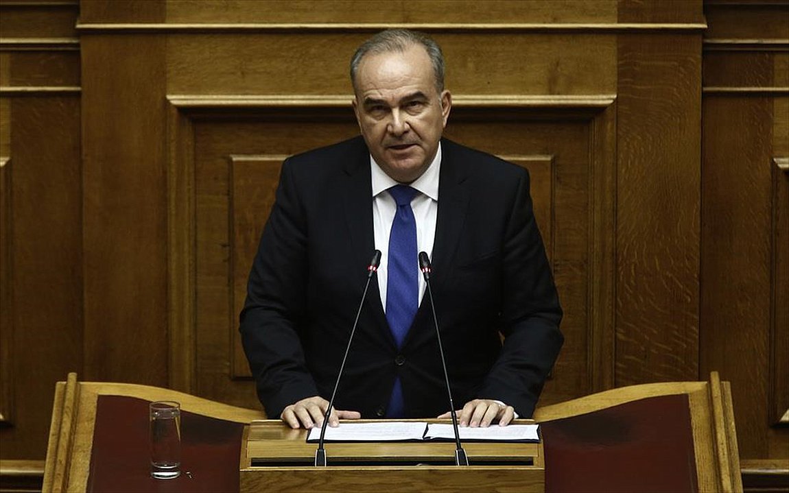 Παπαθανάσης: Πώς θα φτιάξουμε τη δική μας υφασμάτινη μάσκα