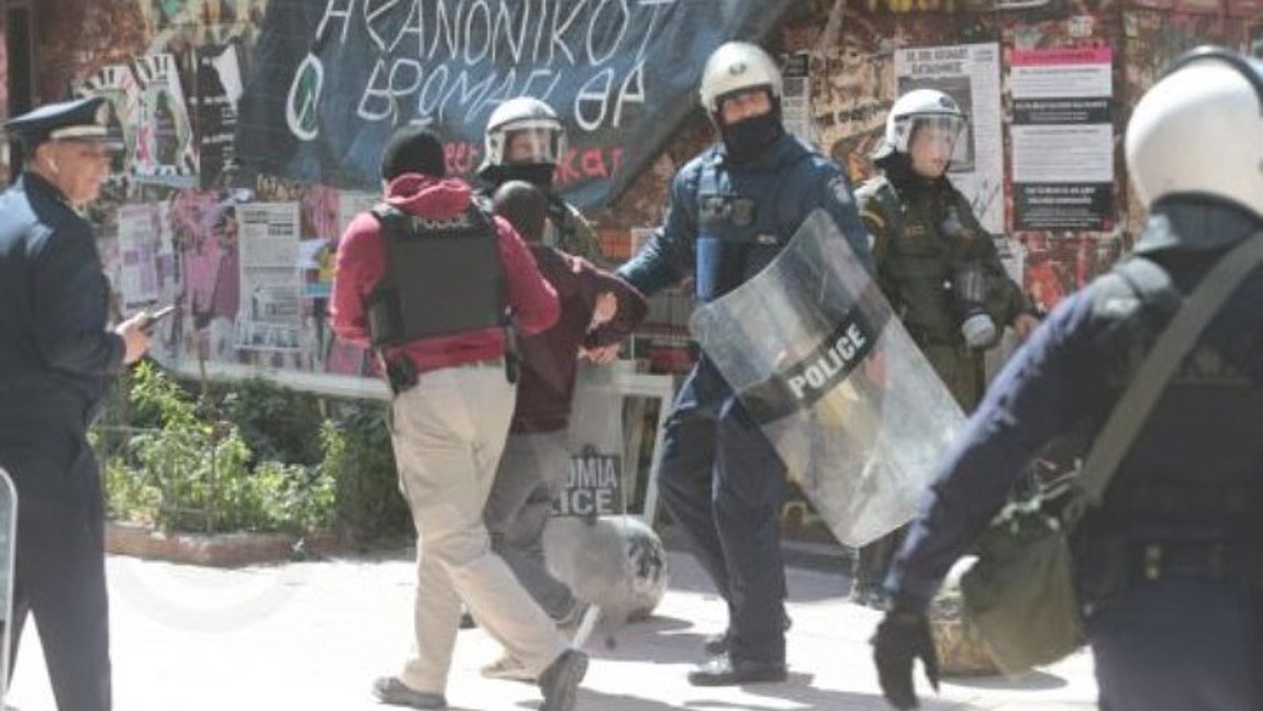 Αντιαρματικά βρήκαν Αντιτρομοκρατική και ΕΥΠ, σε τούνελ στα Σεπόλια – 20 προσαγωγές Κούρδων