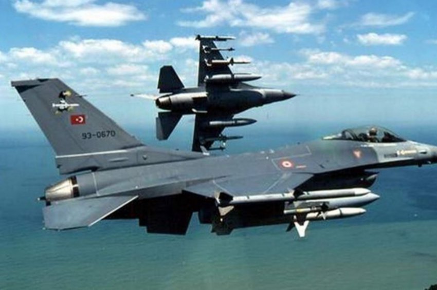 Συνεχίζει τις προκλήσεις η Αγκυρα: Τουρκικά F-16 πέταξαν πάνω από το Αγαθονήσι