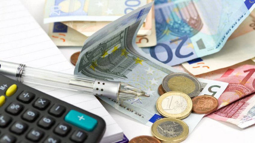 Βρούτσης: Ανοίγει στις 6 Απριλίου η πλατφόρμα για τα 800 ευρώ στους ελεύθερους επαγγελματίες και τις ατομικές επιχειρήσεις