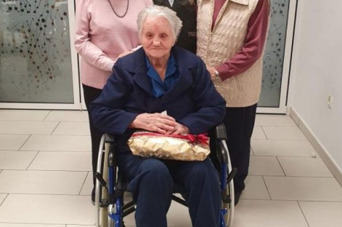 Σλοβενία: Γιαγιά 106 ετών νικά τον κορωνοϊό