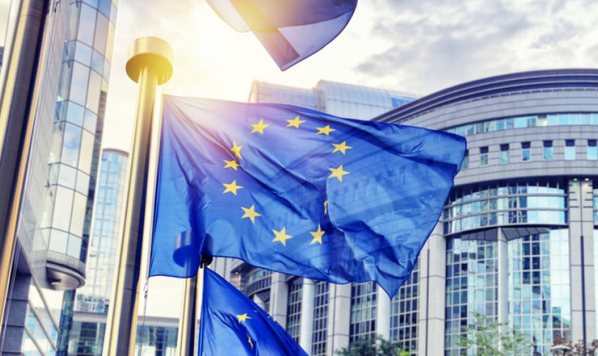 Ύφεση 7,75% στην ευρωζώνη και 7,5% στην ΕΕ των 27 προβλέπει η Κομισιόν για το 2020
