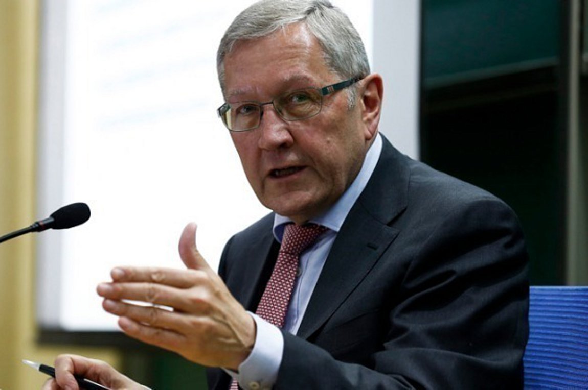 Ρέγκλιγκ: Το χρέος της Ελλάδας βιώσιμο ακόμα και μετά τα μέτρα