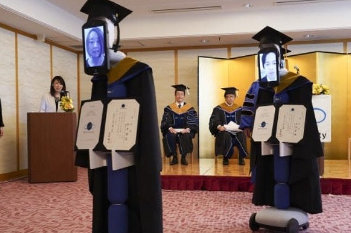 Εικονική αποφοίτηση σε ιαπωνικό πανεπιστήμιο με χρήση ρομπότ
