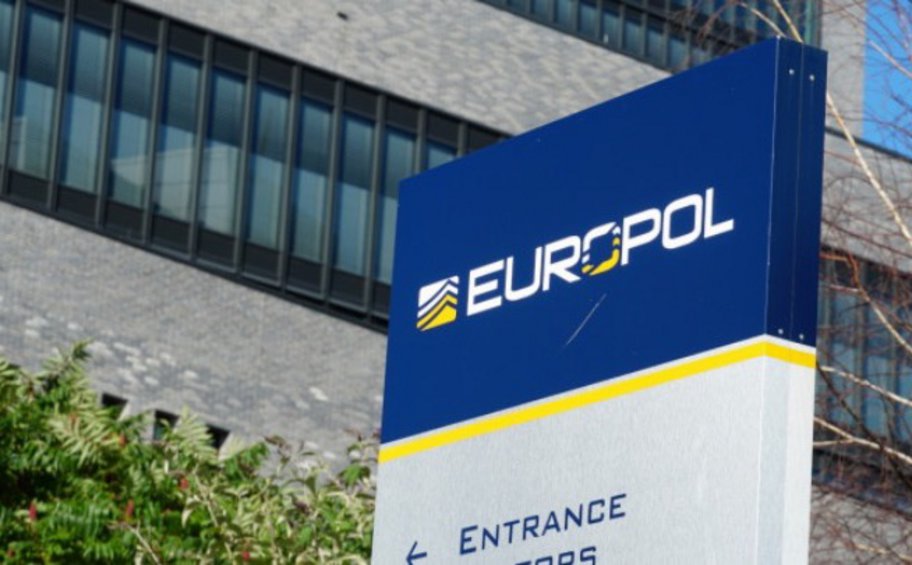 Europol: Συνελήφθη φερόμενος αρχηγός κυκλώματος παράνομης διακίνησης ναρκωτικών