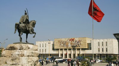Η Αλβανία είδε τον πληθυσμό της να μειώνεται κατά 420.000 κατοίκους σε 13 χρόνια