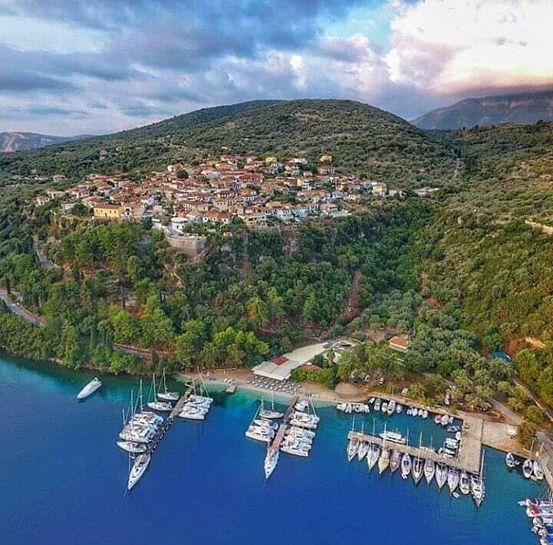 Tο «Σπίτι του Δασκάλου» στο Μεγανήσι, προτείνει ο βρετανικός Guardian