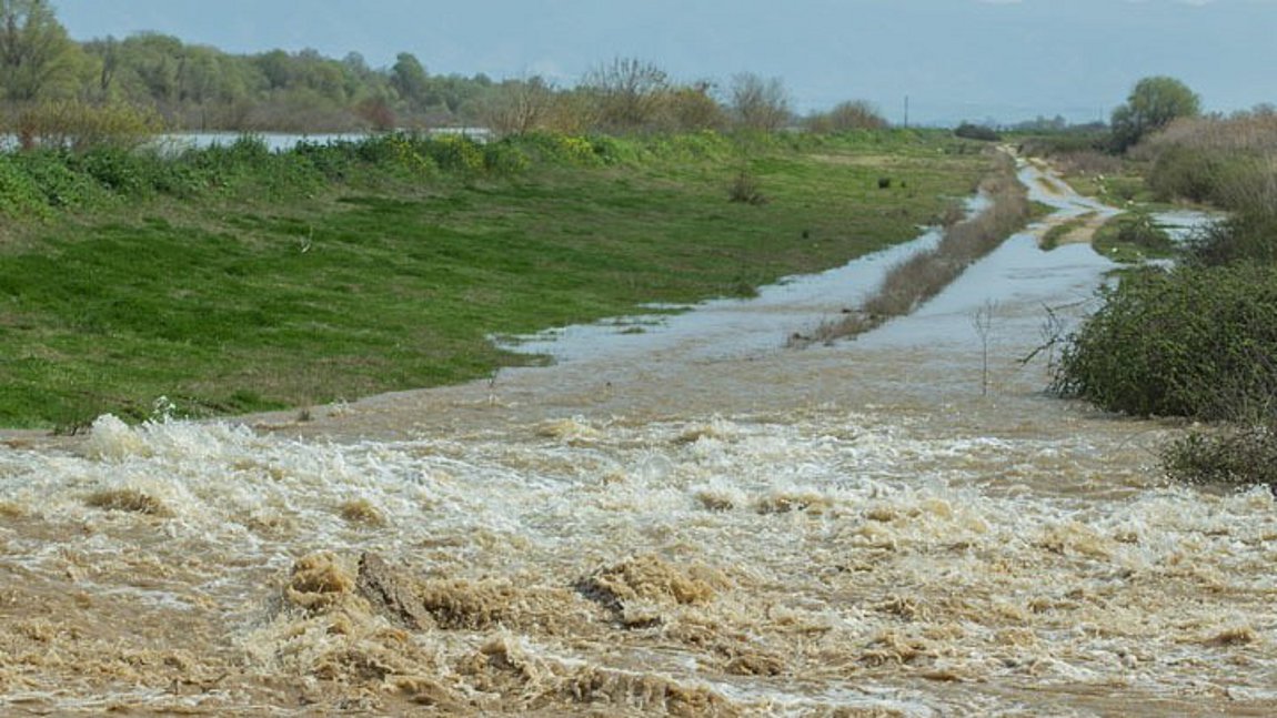 Ισχυρές βροχοπτώσεις στη Μαγνησία