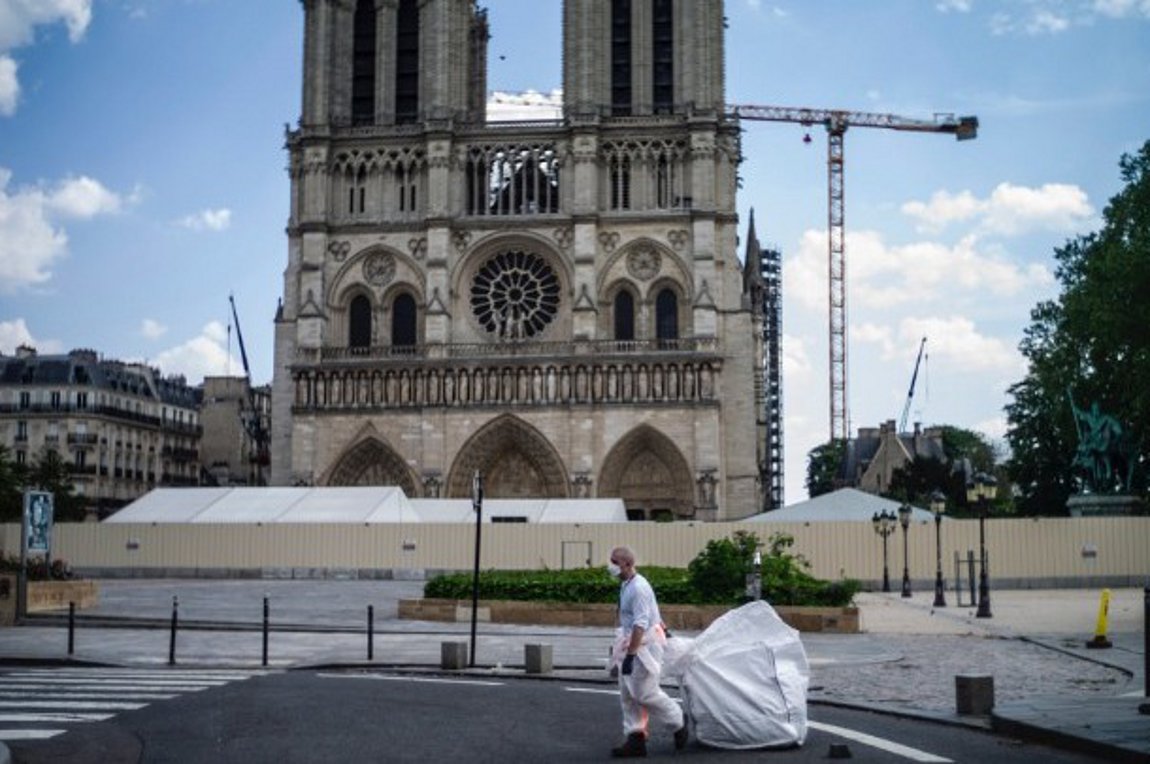 Γαλλία: Ανοιξε για το κοινό ο προαύλιος χώρος της Νοτρ Νταμ