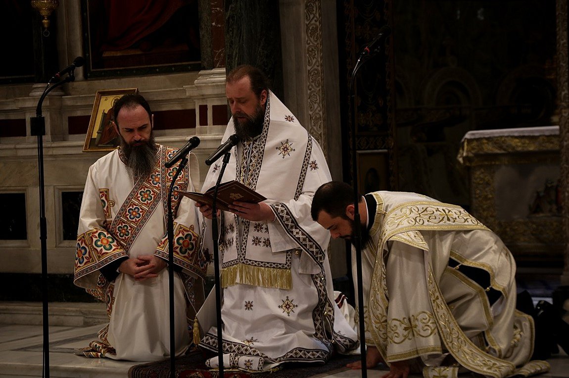 Η Κυριακή της Πεντηκοστής στη Μητρόπολη Αθηνών