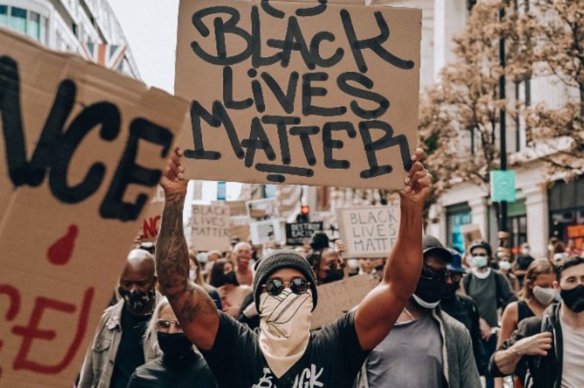 Ο Χάμιλτον σε διαδήλωση κατά του ρατσισμού