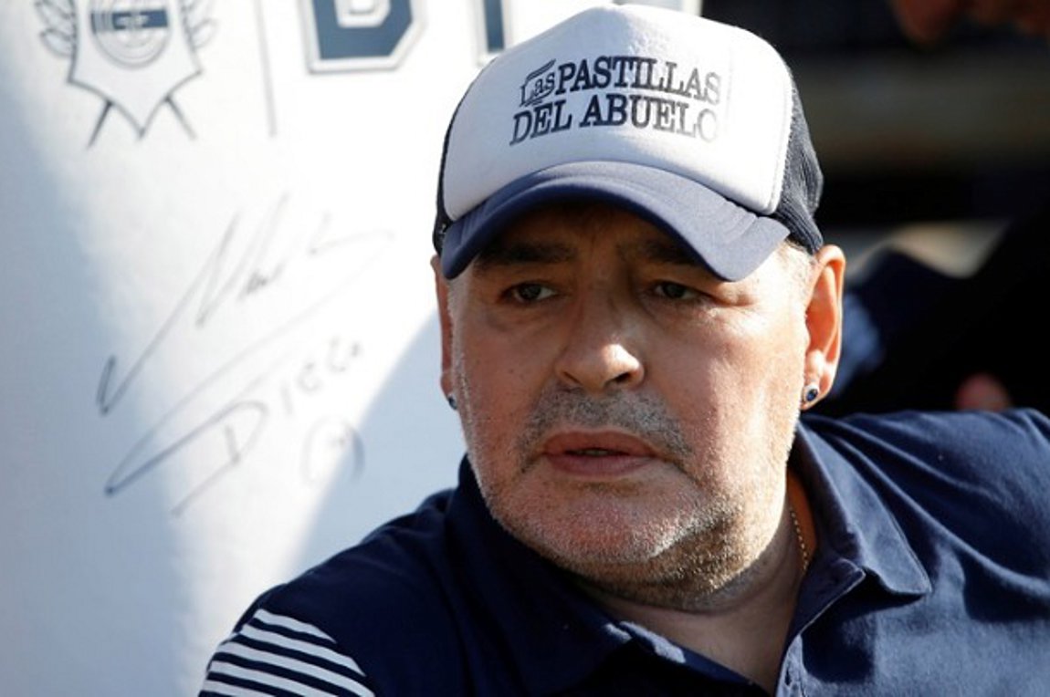 Αγωγή στον Μαραντόνα σχεδιάζουν οι δύο κόρες του