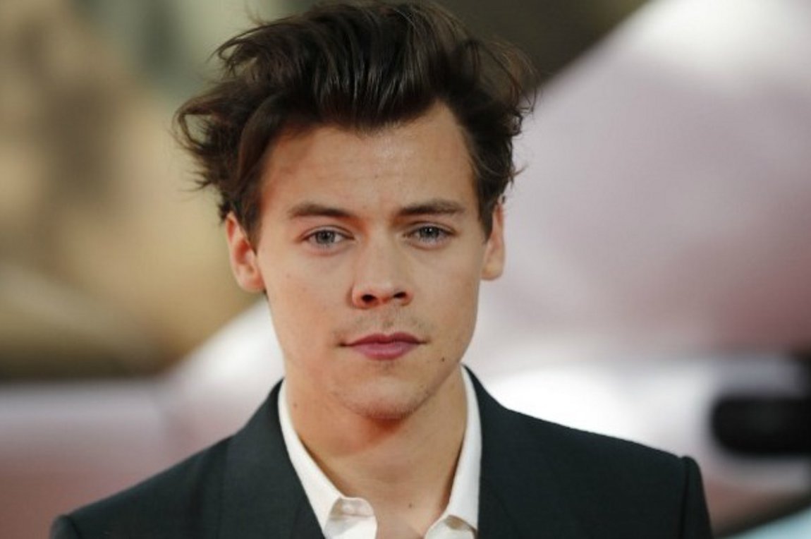 Ο Χάρι Στάιλς διαβάζει ιστορίες για να κοιμηθείτε