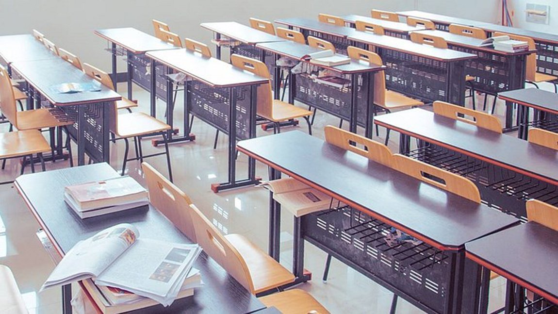 Τελευταία ημέρα μαθημάτων για τα γυμνάσια