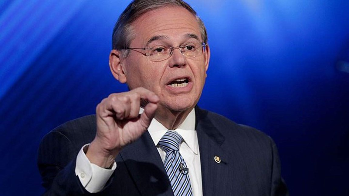 Μενέντεζ: Αποχωρεί από την προεδρία της Επιτροπής Εξωτερικών Υποθέσεων