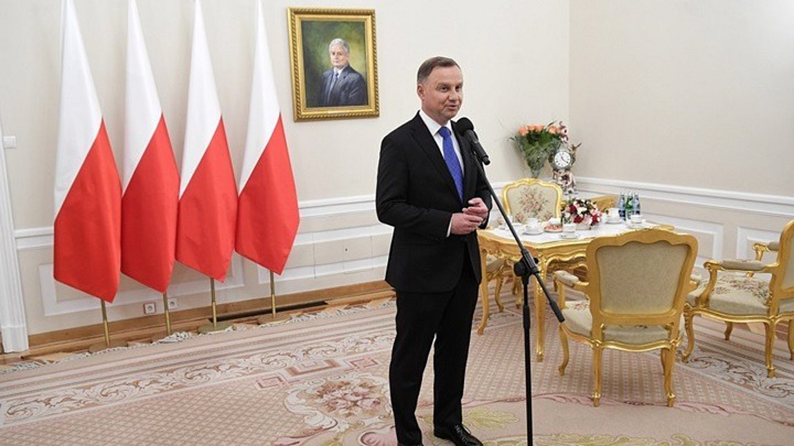 Πολωνία: Επανεξελέγη ο απερχόμενος πρόεδρος Ντούντα