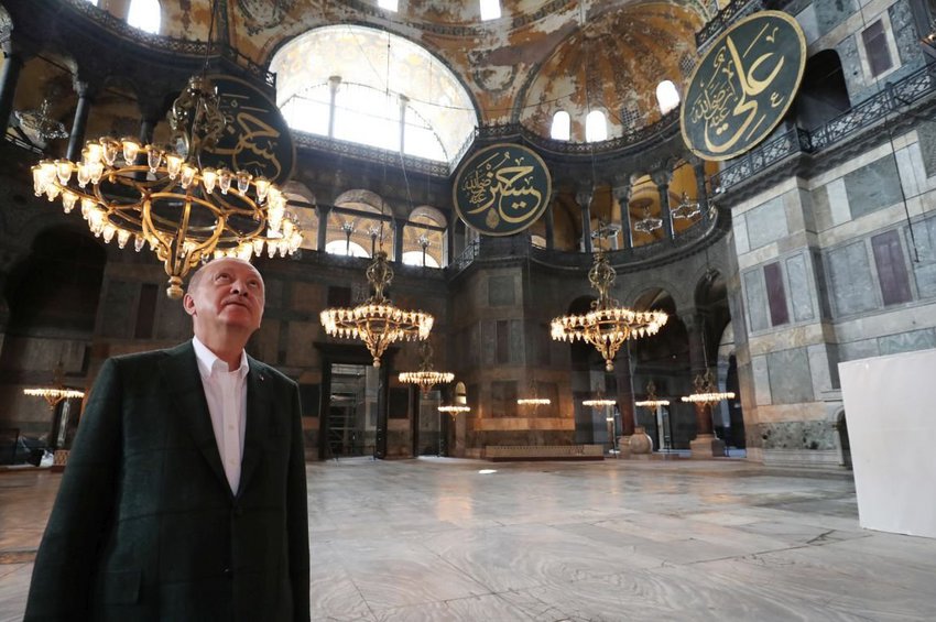 Ερντογάν μετά τη θλιβερή φιέστα στην Αγία Σοφία: «Ήταν και έγινε ξανά τζαμί»