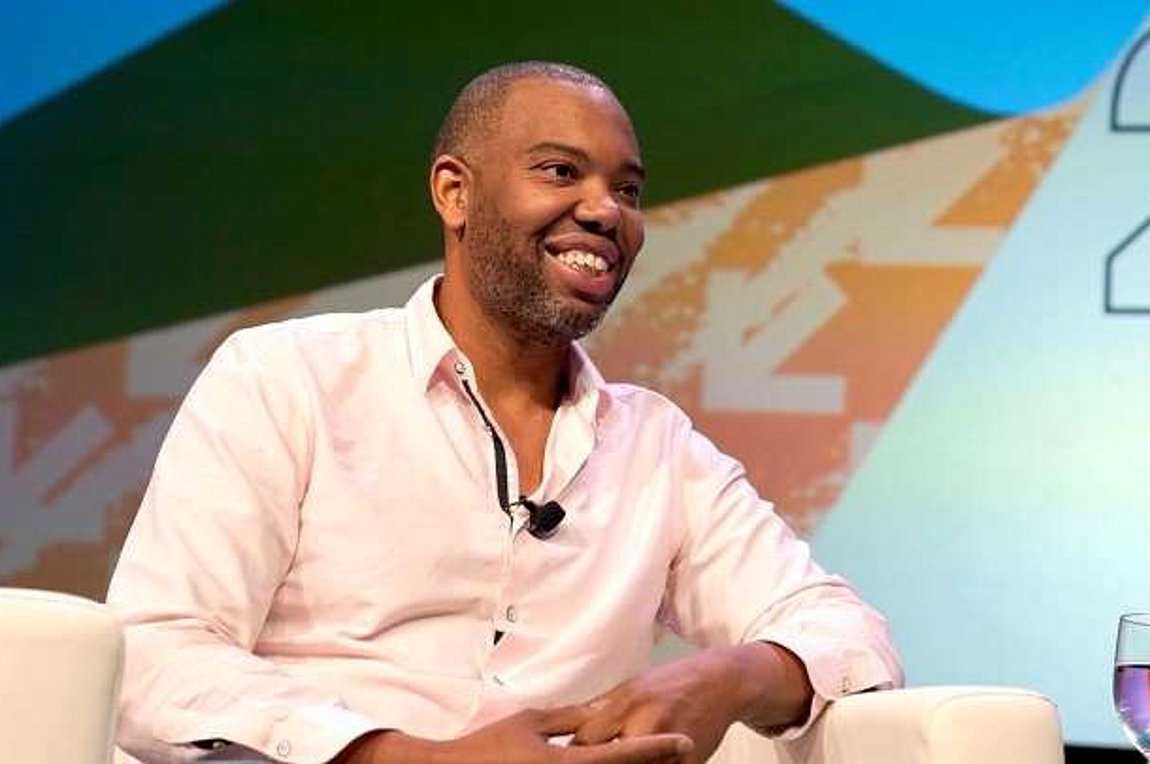 Bραβευμένο βιβλίο του Τα-Νεχίσι Κόουτς μεταφέρεται στην μικρή οθόνη