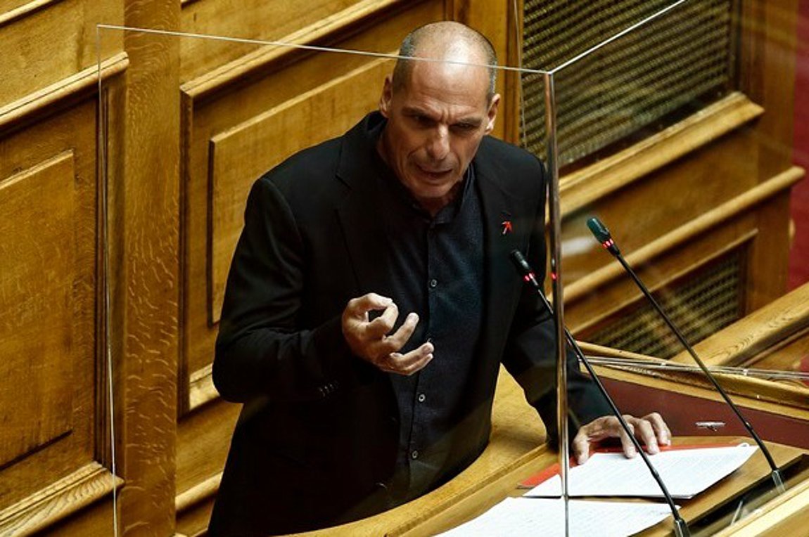 Έλλειμμα στον νέο Προϋπολογισμό, που θα πυροδοτήσει νέα μέτρα, προέβλεψε ο Βαρουφάκης