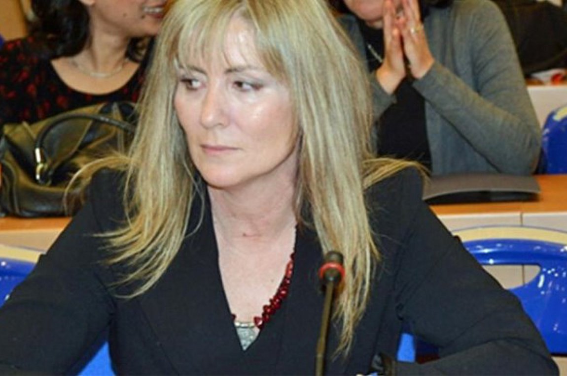 Ελένη Τουλουπάκη: Ζητεί έρευνα για «ψευδή δημοσιεύματα»