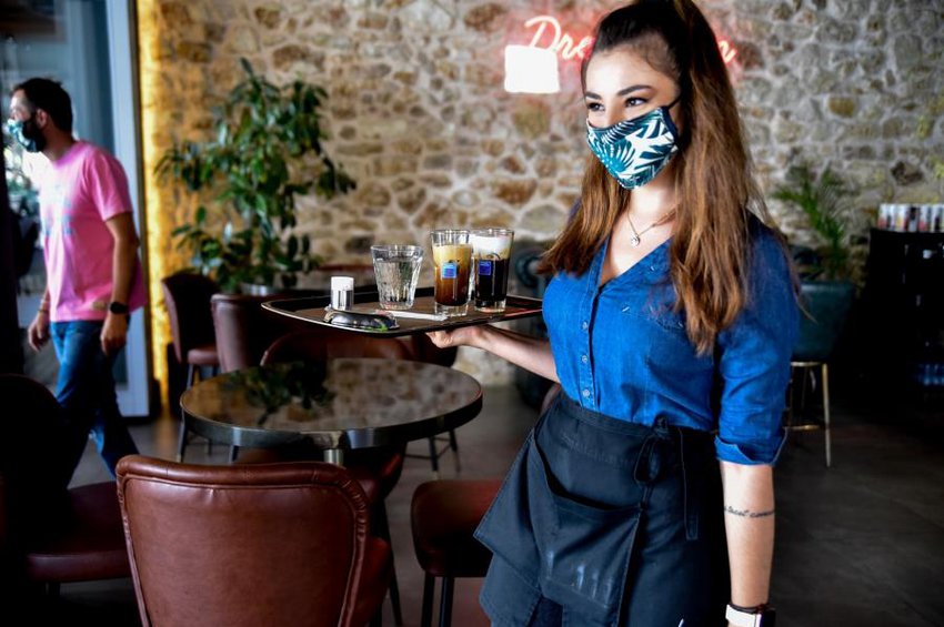 Ενδεχόμενο νέων περιορισμών σε μπαρ, εστιατόρια - Παπαθανάσης: Θα κλείνουν 15 μέρες στην πρώτη παράβαση
