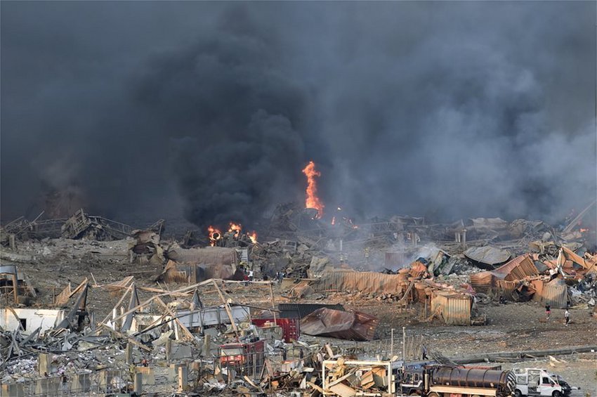 Παγκόσμιο σοκ από την έκρηξη στη Βηρυτό - Συγκλονιστικές εικόνες ανθρώπινου πόνου - Αγωνία για τους εκλωβισμένους