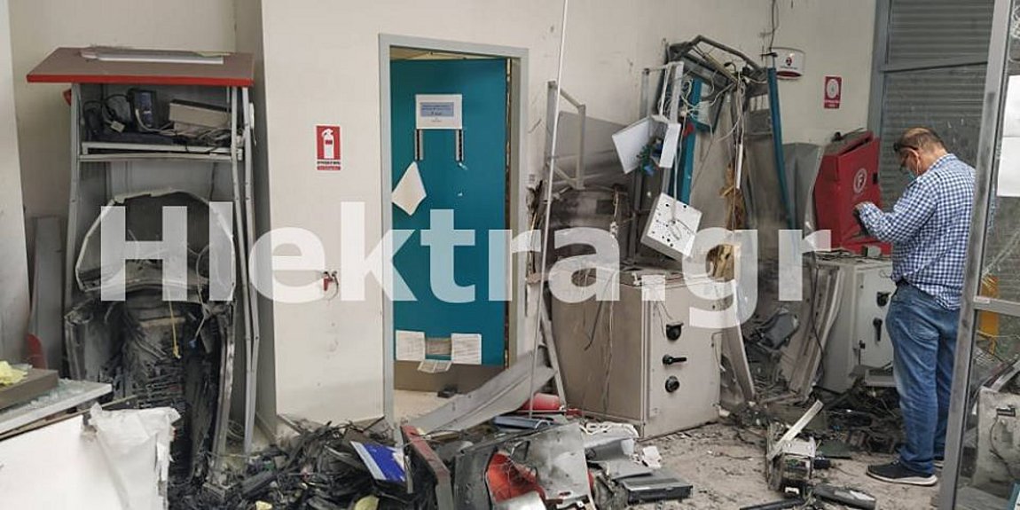 Κόρινθος: «Ξήλωσαν» τέσσερα ΑΤΜ και άφησαν πίσω τους «βομβαρδισμένο» τοπίο