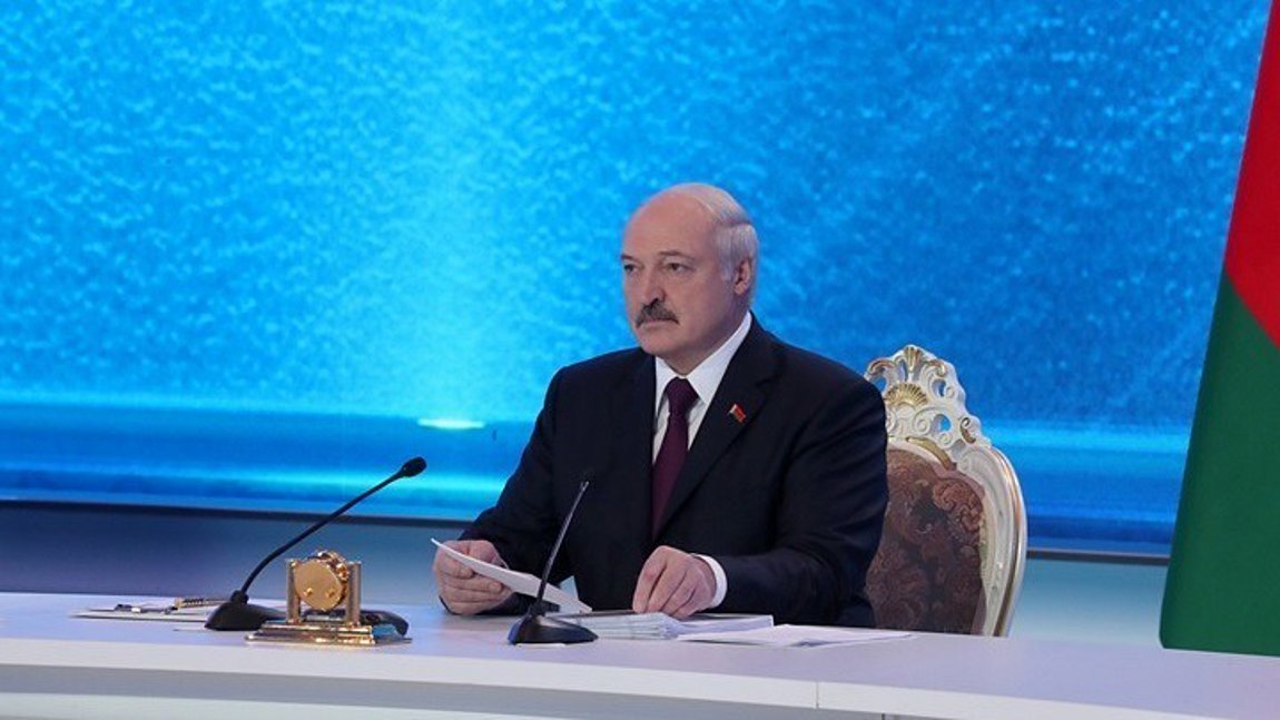 Λουκασένκο: «Δεν είμαι άγιος» – Προσφέρεται να παραδώσει την εξουσία έπειτα από δημοψήφισμα