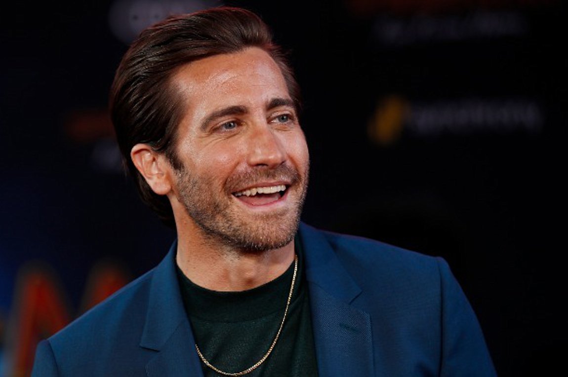 O Τζέικ Τζίλενχαλ θα υποδυθεί τον μυθομανή συγγραφέα Νταν Μάλορι