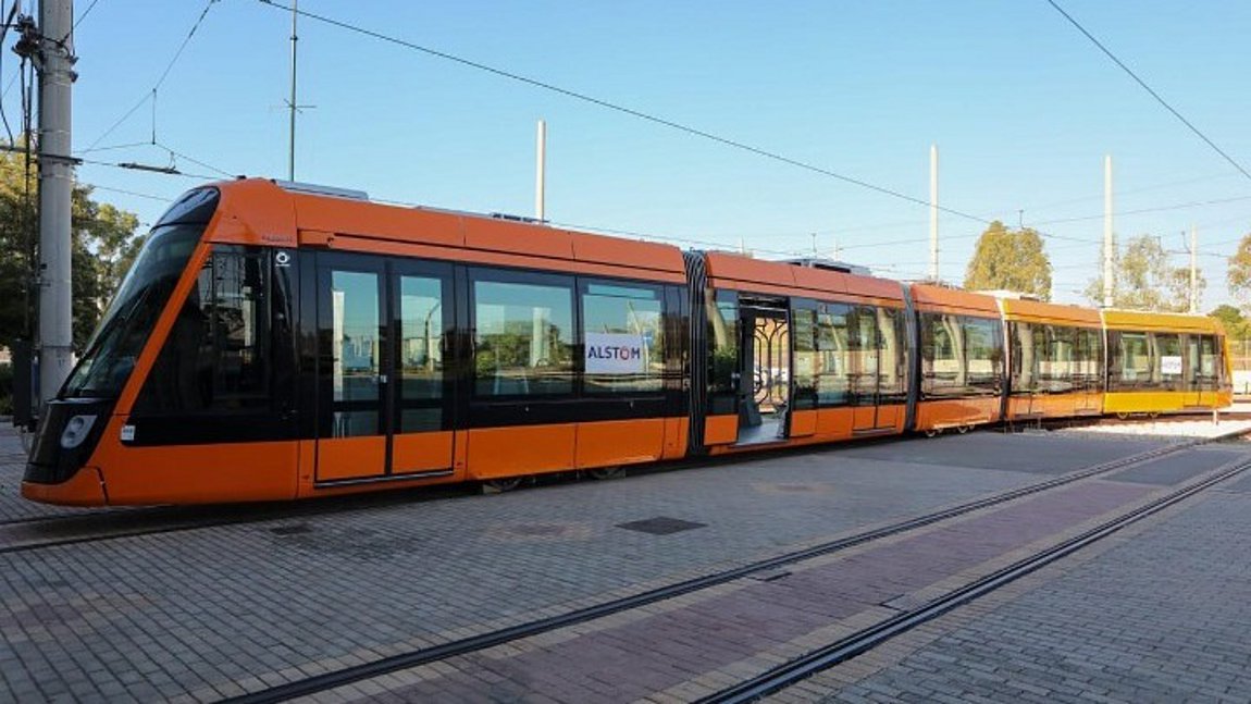 Παρελήφθησαν οι πρώτοι από τους 25 νέους συρμούς τραμ