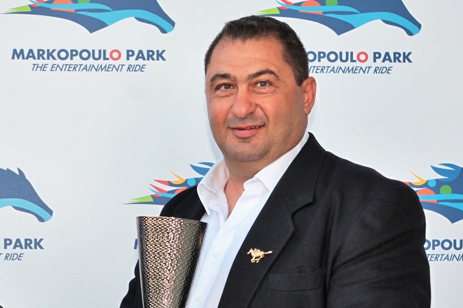 Καρέ επιτυχιών για τον προπονητή Άδωνι Κρητικό Καρέ επιτυχιών για τον προπονητή Άδωνι Κρητικό