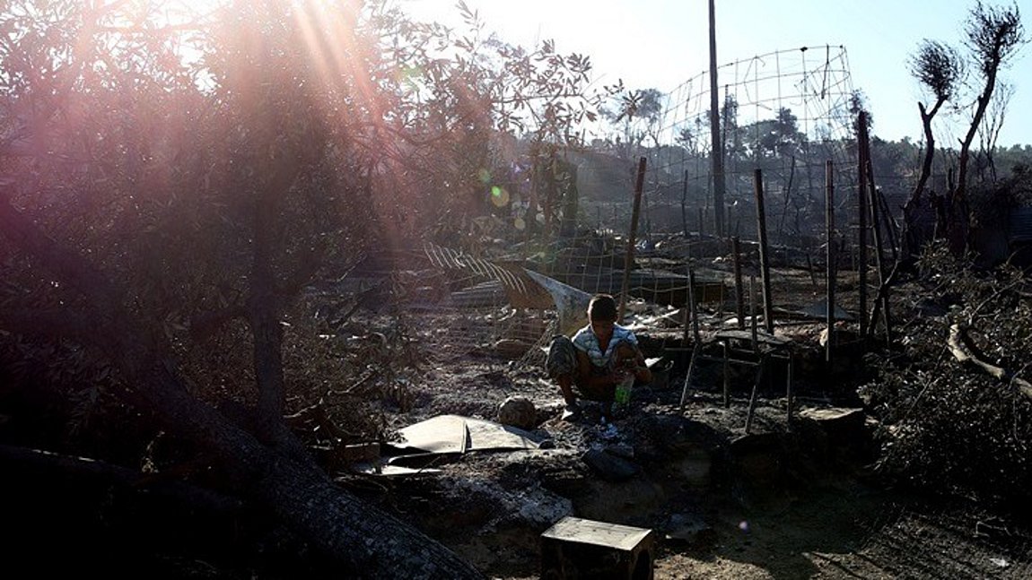 Ένταση στη Βουλή για τη Μόρια