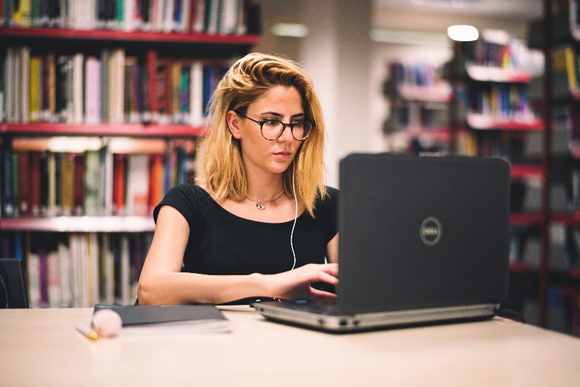 Η εξ αποστάσεως εκπαίδευση βελτιώνει τις προοπτικές απασχόλησης και επαγγελματικής ανέλιξης