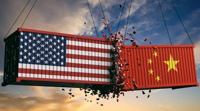 Εμπορικός πόλεμος: Οι ΗΠΑ αυξάνουν τους δασμούς σε κινεζικά εισαγόμενα προϊόντα - Η αντίδραση του Πεκίνου