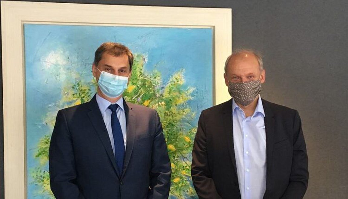 Συνάντηση εργασίας του Χάρη Θεοχάρη με ανώτατο στέλεχος της TUI