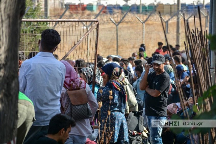 Λέσβος: Μεταφορά 700 προσφύγων από τον καταυλισμό του Καρά Τεπέ σε δομές