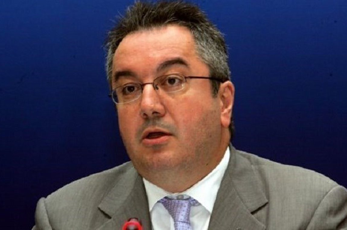 Ηλίας Μόσιαλος: Παράδειγμα υπερμετάδοσης του κορωνοϊού στον Λευκό Οίκο;