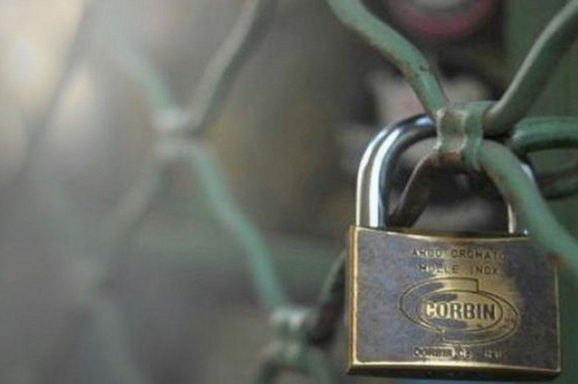 Κορωνοϊός: «Καμπάνα» σε καφενείο που ήταν ανοιχτό μετά τις 12