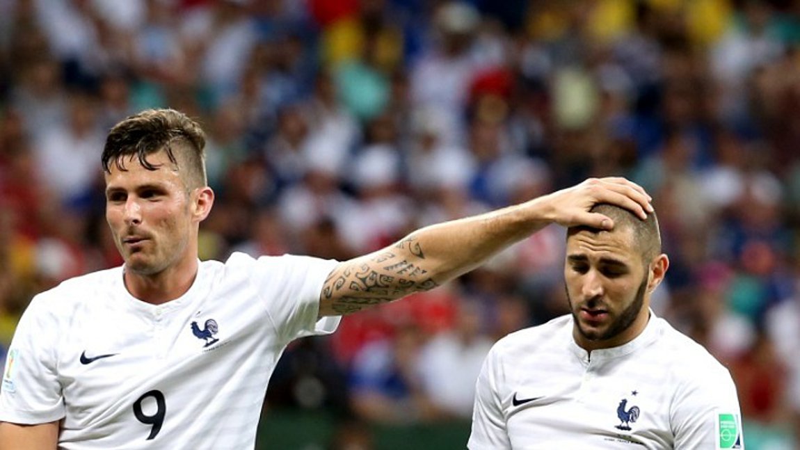 Ο Ζιρού απάντησε «με το γάντι» στον Μπενζεμά