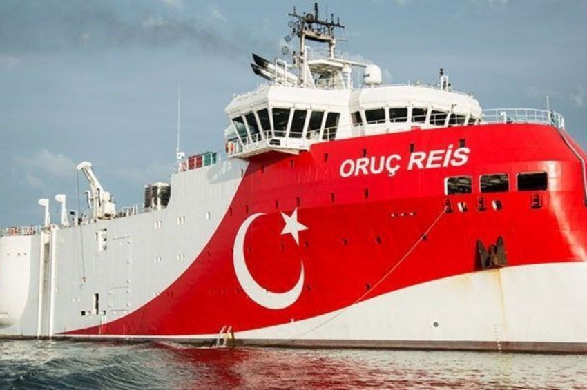 Σε επιφυλακή ο Στόλος στη Μεσόγειο - Η Τουρκία προκαλεί με το Ορούτς Ρέις στο Καστελλόριζο