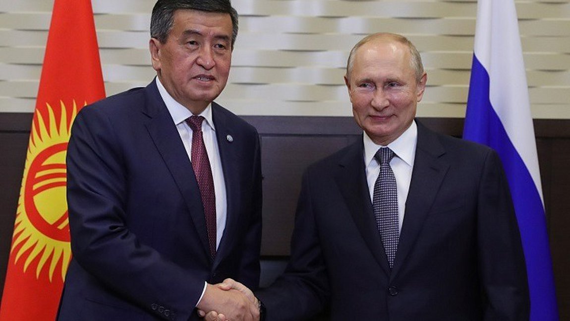 Η Μόσχα στηρίζει τον πρόεδρο του Κιργιστάν