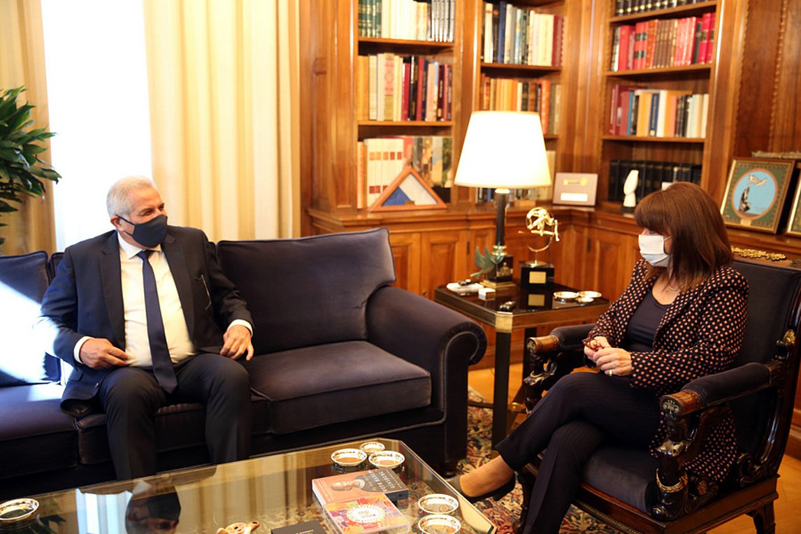 Σακελλαροπούλου σε ΓΓ ΑΚΕΛ: Σταθερή η στήριξη της Ελλάδας στην Κύπρο