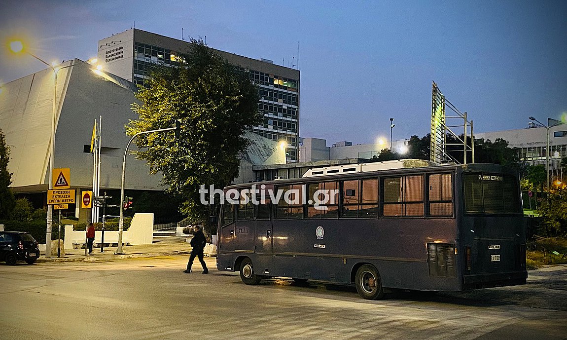 Ισχυρές αστυνομικές δυνάμεις γύρω από το ΑΠΘ